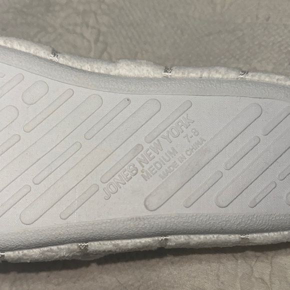 Jones New York White Slippers Soft and Cozy - Picture 7 of 8